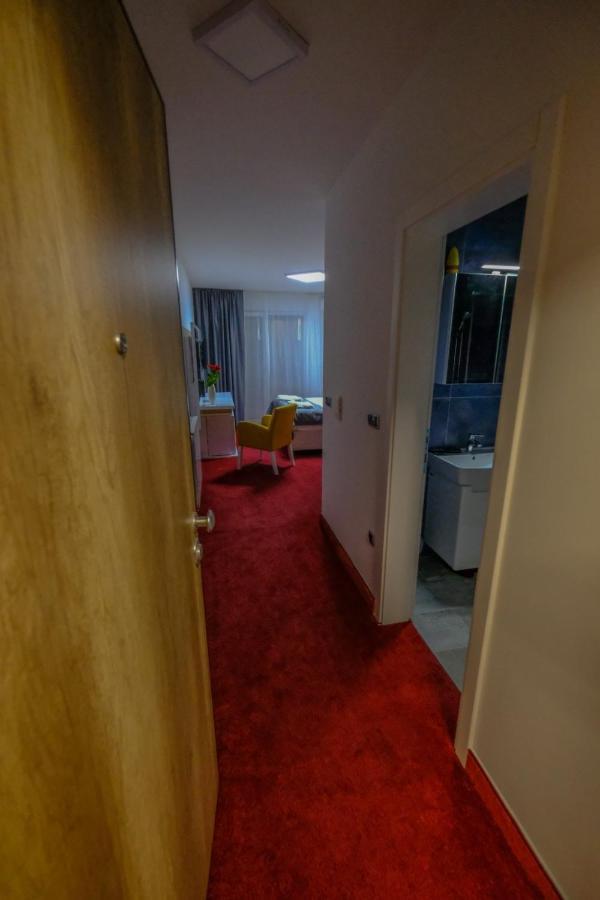 Delux Apartmani Bulevar Szarajevó Kültér fotó