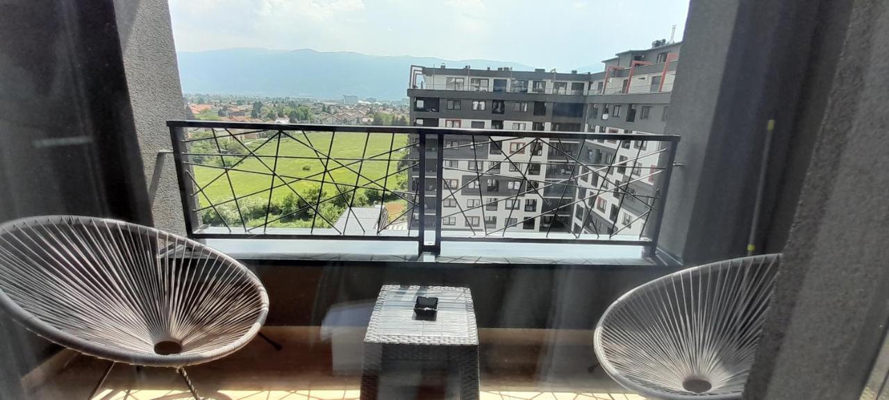 Delux Apartmani Bulevar Szarajevó Kültér fotó